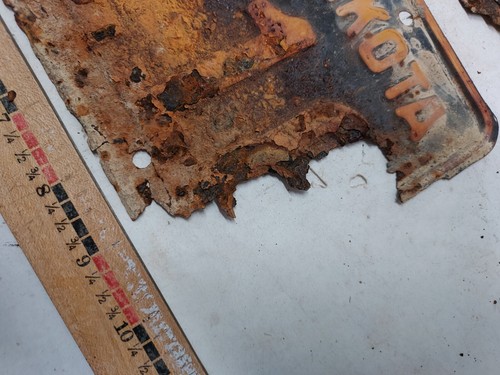 2 - Vintage 1951 - 52 South Dakota License Plates - Picture 5 of 6