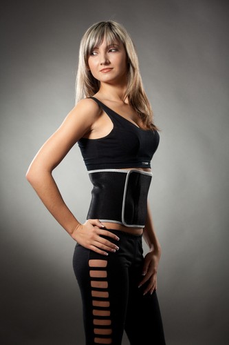 Hochwertige Rückenbandage aus Neopren, Rückenstütze, Rückengurt, Lumbalbandage - Bild 9 von 10