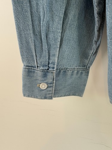 Levi's Women's Odessa Long Sleeve Relaxed Fit Button Up Shirt Blue Size M NWT - Picture 7 of 14