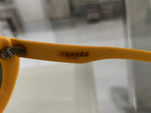 VINTAGE VERRES FILTRANTS FRANCE 1960S NOS BRIGHT YELLOW Oval SUNGLASSES - Picture 6 of 6