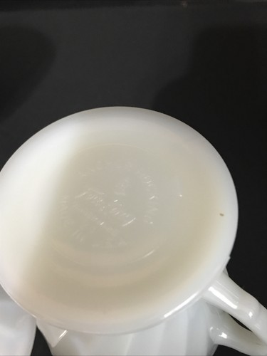 Vintage Anchor Hocking Fire King Milk white glass Sugar & Creamer Set gold trim - Picture 6 of 6