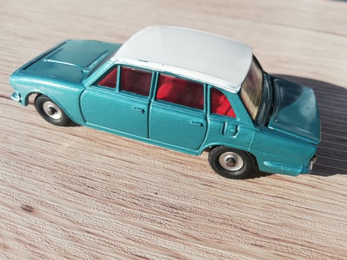 DINKY TOYS TRIUMPH 2000 REF 135 No Spot On/ No Norev/ No Tekno/ No Marklin - Bild 2 von 11