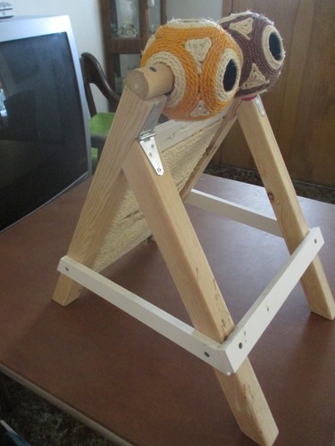Unique Homemade Cat Scratcher - Picture 2 of 2