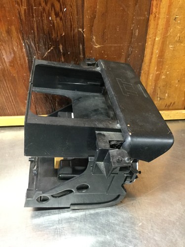 Audi TT MK1 00-06 • OEM Radio Console / Ashtray. #8N0820043A. For Parts. KQ354 - Picture 14 of 18