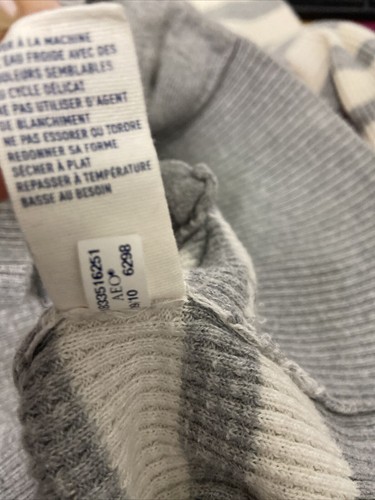 American Eagle Strickjacke Pullover Junior mittelgrau weiß gestreift Kragen  - Bild 8 von 8