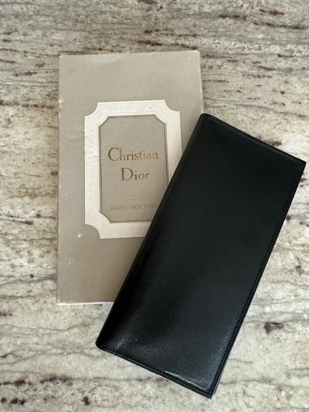 Portefeuille Christian Dior vintage cuir noir double pli chéquier carte d'identité neuf de stock
