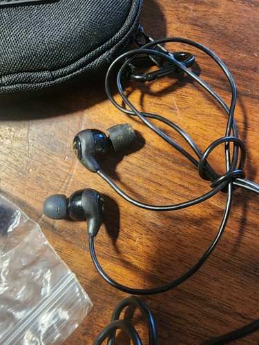 Shure SE215 Wired Earphones In-Ear Headphones Earbuds - Black Free Ship - Picture 2 of 5