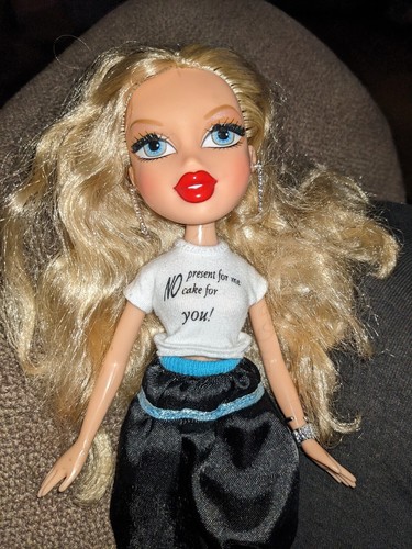 Bratz Doll | Cloe ‘Wild Wild West’ with Rooted Eyelashes | MGA Teenage Doll - Foto 1 di 4