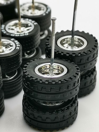 Hot Wheels Good Year 10 RAGGI 10 set 12/10 mm + OFF ROAD 2 SET (FANGO + PLAIN) - Foto 4 di 13