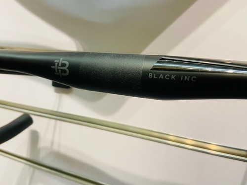 Black Inc 31.8x440mm Carbon Road Handlebar - Picture 3 of 10