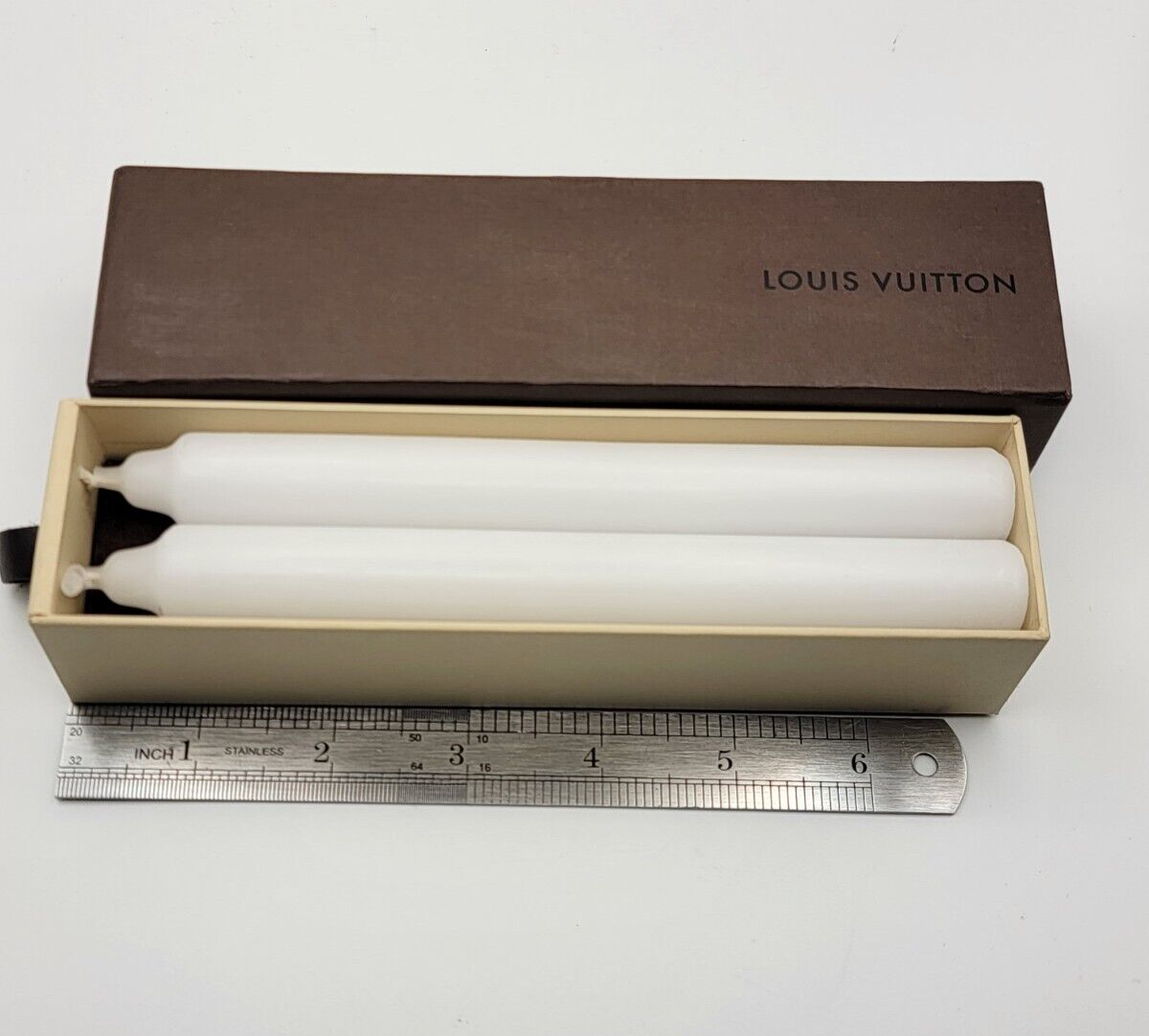 Authentic LOUIS VUITTON white Candles with Box