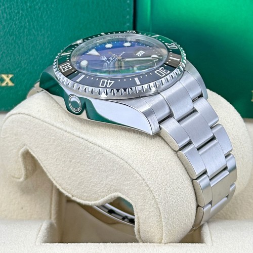 Rolex Deepsea JAMES CAMERON 44mm, D-Blue Dial, Oyster 126660-0002 Mint 2022 - Picture 3 of 16