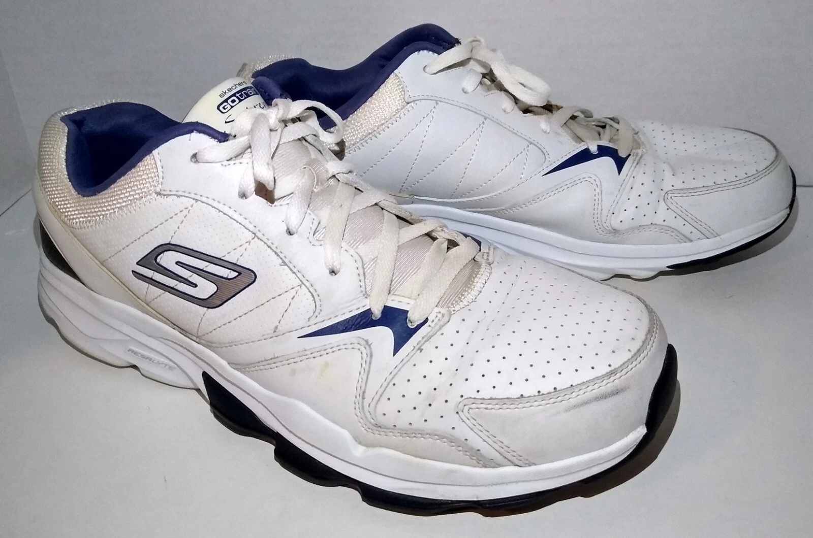 Baskets décontractées blanches pour hommes Skechers Go Train Supreme taille 13 53935 neuves avec étiquette