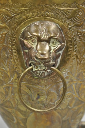 Antique Italian Renaissance Brass Floral Repousse Lions Samovar Drink Dispenser - Picture 5 of 12