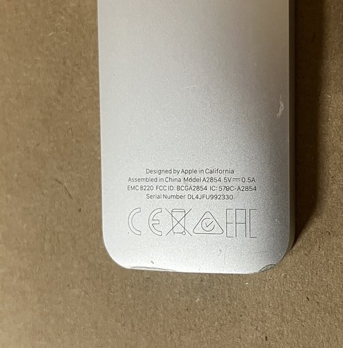 Apple Siri Remote (3rd generation) for Apple TV 4K/HD --Remote Only-A2854 - Picture 4 of 5