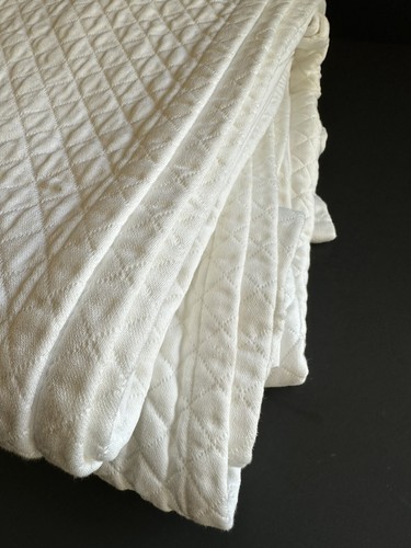 Restoration Hardware Queen Bed Skirt White Diamond Quilted Cotton 14” Drop - Picture 7 of 23