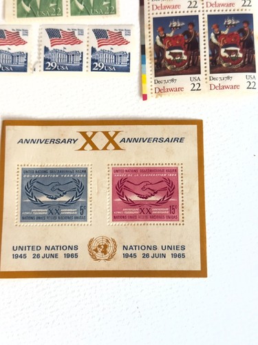 Lot of 50 Vintage US Stamps from 1945 - 1980 - Never Used, original gum - Picture 7 of 11
