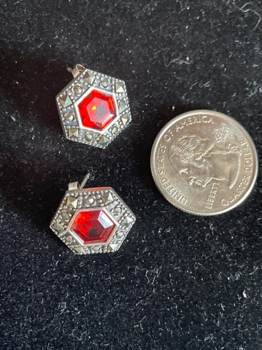 SET ORECCHINI E PENDENTI IN ARGENTO STERLING DI ALTA GAMMA DI DESIGN GRANATI E MARCASITE - Foto 3 di 10