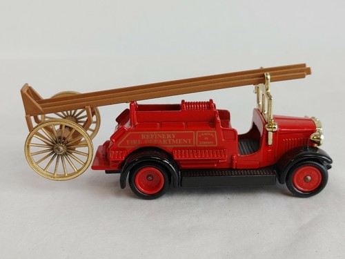 Lledo Chevron 1934 Dennis Refinery Fire Truck Standard Oil England #13559 - Picture 5 of 8
