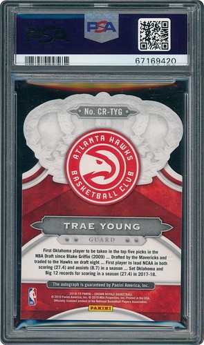 2018 Crown Royale Autographs Rookies CRTYG Trae Young RC Auto Blu /49 - PSA 9 - Foto 2 di 2