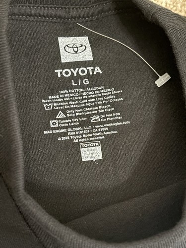 Neu offizielle Lizenz Toyota Land Cruiser Let's Go Places T-Shirt Größe Large - Bild 9 von 10