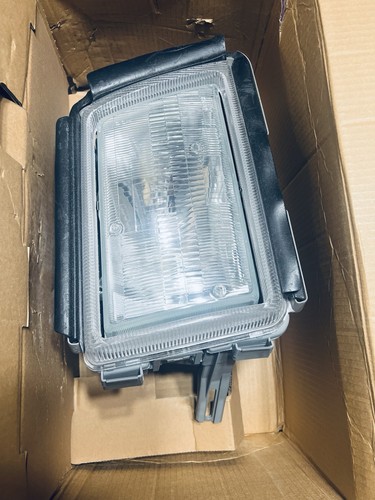 Mercedes C126 Coupe 560SEC 86-91 Right Headlight US Genuine NEW - Picture 1 of 7