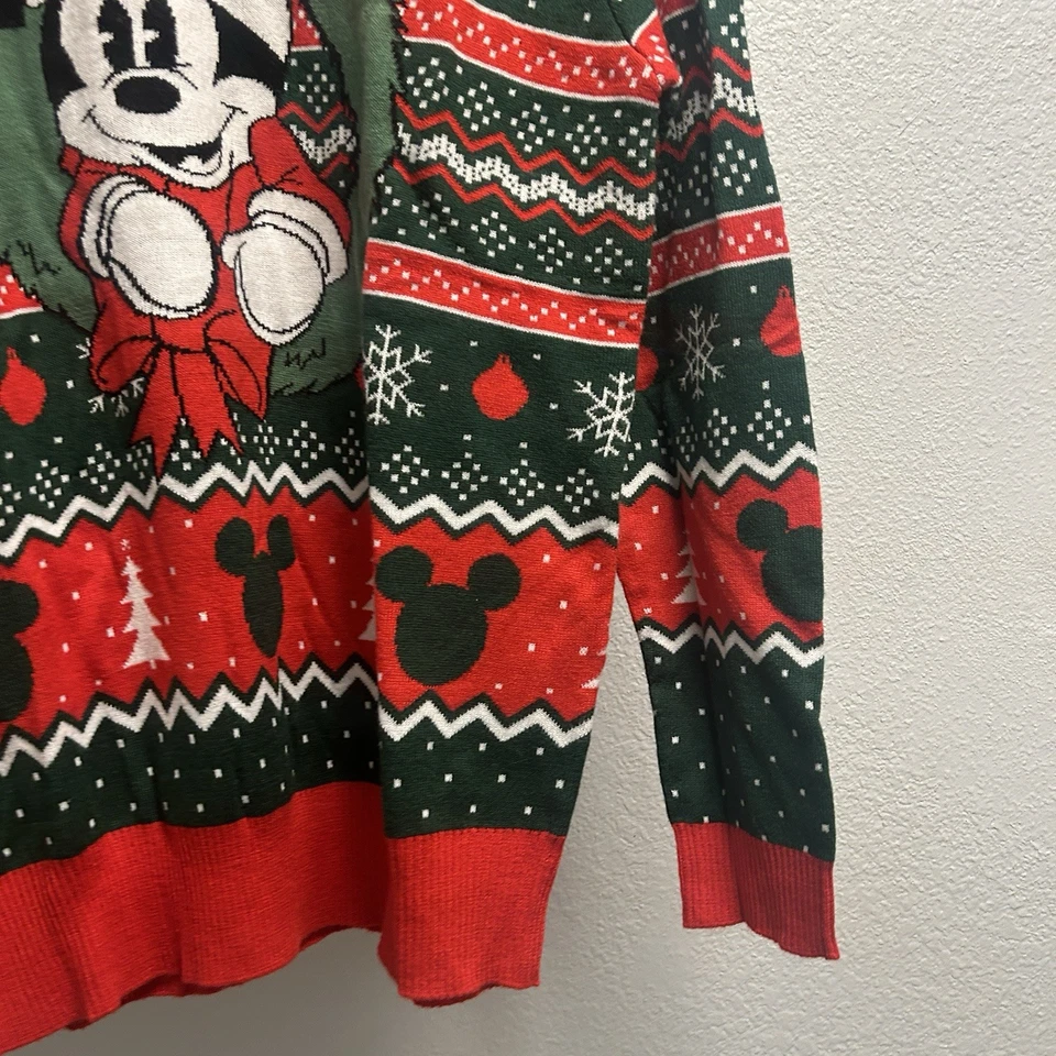 Рождественский свитер Disney Mickey Mouse мужской размер большой красный зеленый праздничный принт  - Изображение 2 из 4