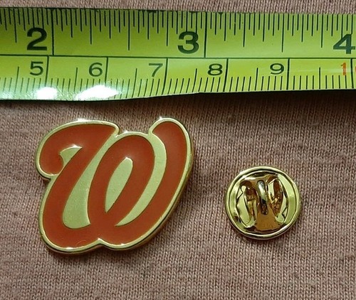 Washington Nationals rot mit Logo goldfarbene Jacke Anstecknadel MLB Baseball