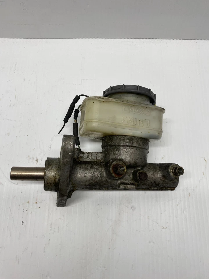 Cilindro maestro de freno Acura Legend 1989-1990 con depósito con ABS OEM, 541-58216 Foto 2 de 4