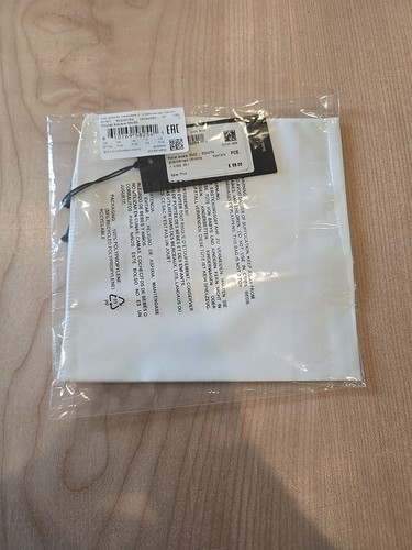 Hugo Boss Einstecktuch aus weißer Seide - neu im Paket - Bild 1 von 3