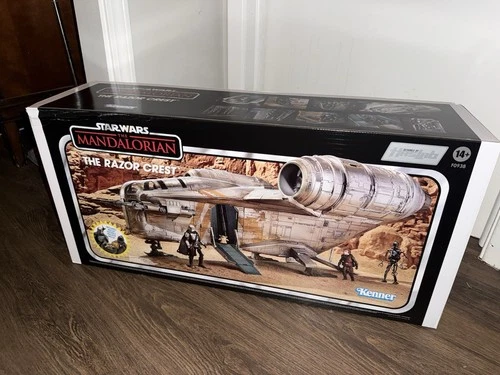 New ListingHASLAB STAR WARS VINTAGE COLLECTION RAZOR CREST Plus 2 Figures/Shipping Box