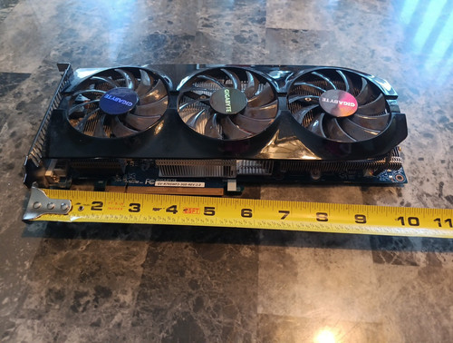 Gigabyte AMD Radeon HD 7950 Windforce 3GB GDDR5 Video Card PCIe GV-R795WF3-3GD - Picture 3 of 9