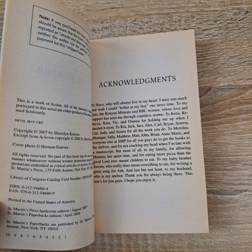 Sherrilyn Kenyon 5 Book Bundle Autographed Copy A Dark Hunter Novel Paperback - Picture 18 of 24