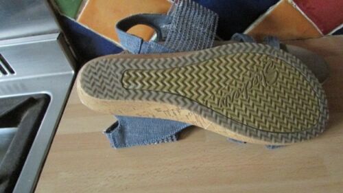 Skechers Luxe Foam ladies denim blue sandals size 4 - Picture 5 of 5