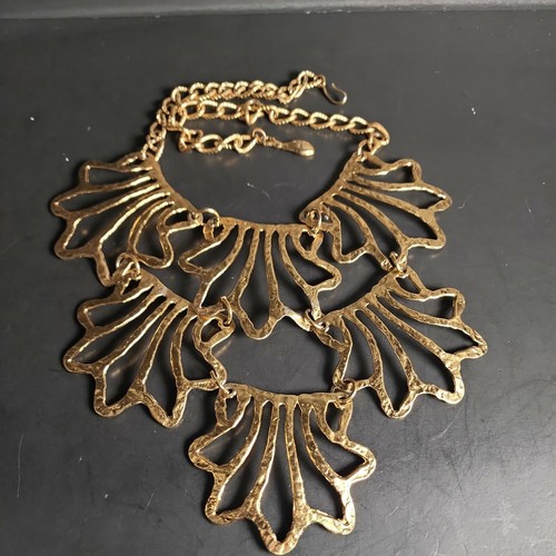 Gold Tone Chain Bib Necklace Hammered Choker Rivival Statement Hook Hollywood - Picture 12 of 12