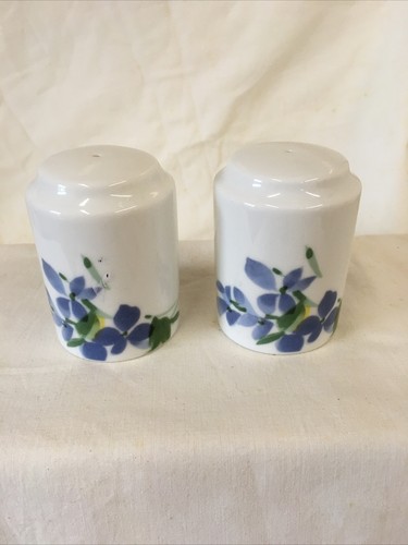 Nikko Heavenly Blue Yellow Blue flowers Salt And Pepper Shakers Very Good