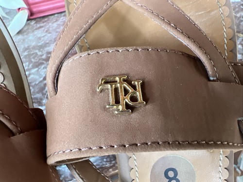 Lauren Ralph Rosalind 8 Sandals Flip Flops Faux Leather Tan RLL Logo Gold READ - Picture 14 of 14