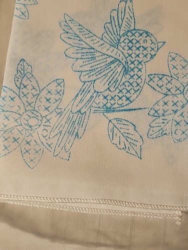 Jack Dempsey Table Runner/Scarf Stamped for Embroidery ~ Birds #31 ~ 15" x 42" - Picture 5 of 9
