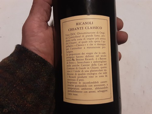 CHIANTI CLASSICO RICASOLI 1977 BUONA LA CAPSULA E BUONO IL LIVELLO SEMPRE STATA - Foto 6 di 11