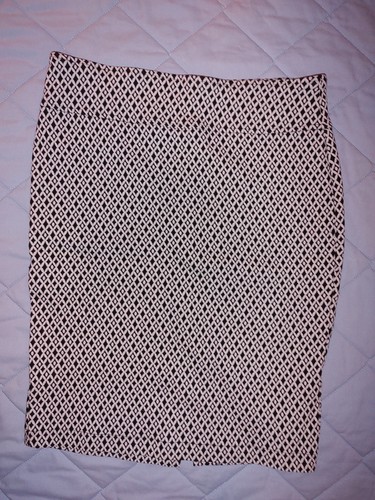 SOHO Woment's Size M Black/White Geometric Design Skirt - Picture 1 of 8