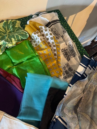 Vintage Scarf Lot – 12 Silk & Polyester Pieces – Italy/Korea – Mixed Prints - Picture 5 of 9