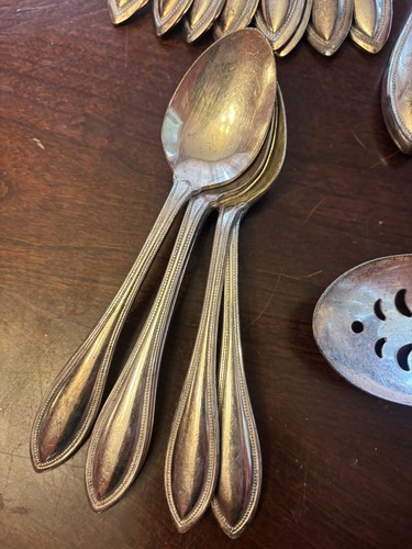 Oneida Silver Arbor silverplate flatware Set beaded edge Mixed Lot 41 Pcs - Picture 7 of 11
