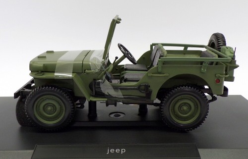 Norev 1/18 Scale Model Car 189013 - 1942 Jeep - Green - Picture 3 of 5