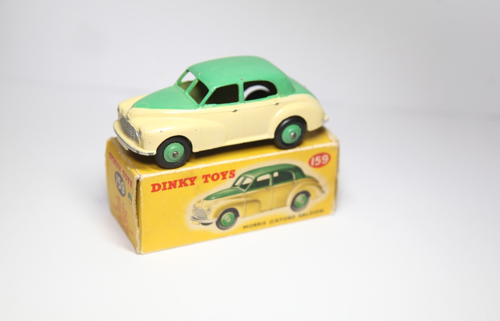 Dinky 159, Morris Oxford - Free Price Guide & Review Dinky 159, Morris Oxford - Free Price Guide & Review