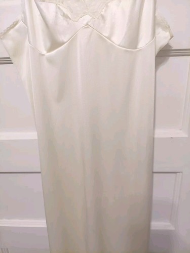 Vintage Adonna Ladies Size 38 Ivory Lace Nylon Full Length Slip Made in USA - Picture 3 of 10