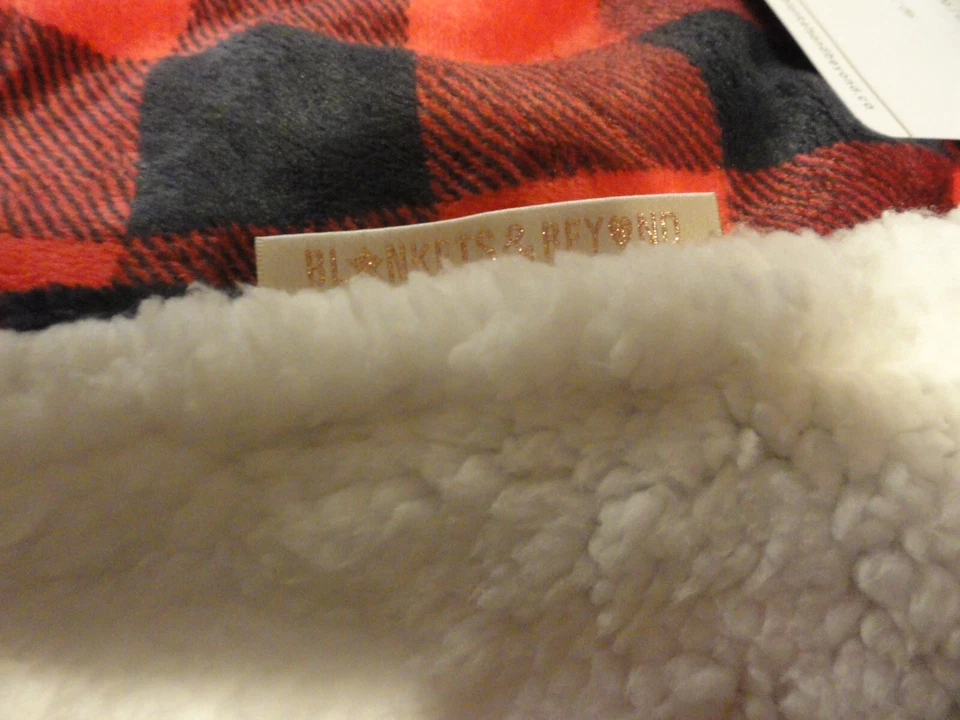 New soft PLUSH THROW Bold Red Black BUFFALO PLAID BABY Blanket White Fur Holiday - Image 3 of 4