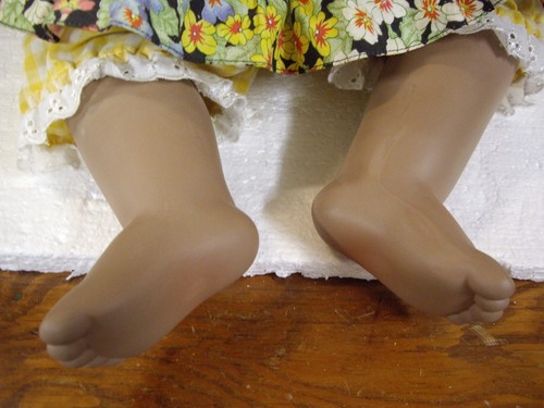 28" Porcelain Doll, No Maker. - Foto 4 di 12