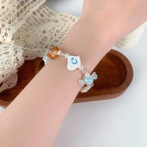 Playful Multicolor Beaded Bracelet Heart And Flower Charm Wristchain For Women - Bild 2 von 8