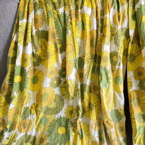 Vintage Flower Power Pinch Pleat Curtain Panel Pair Daisies 70s Floral Fabric - Picture 6 of 14