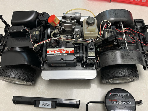 Vintage Kyosho 1/9 Nitro RC Truck Nissan Terrano Pathfinder GP CCVT 2 speed - Bild 5 von 9